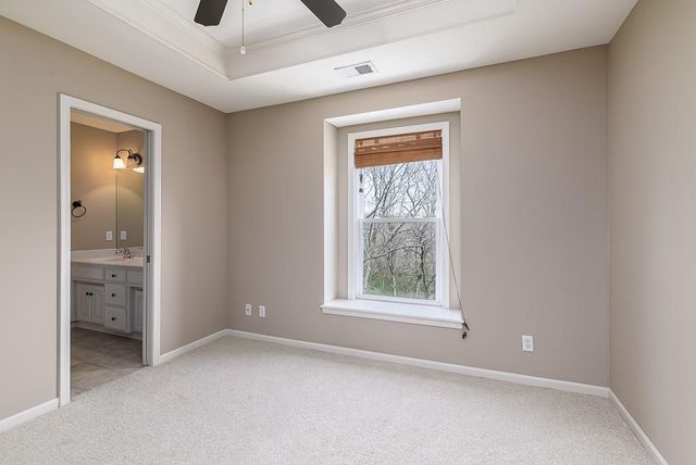 672 Everly Court, Lansing, KS 66043
