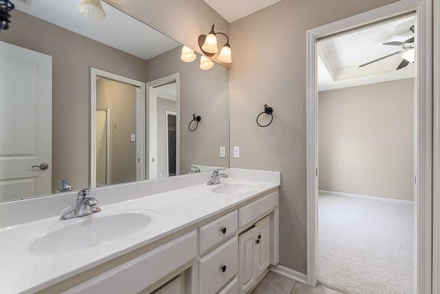 672 Everly Court, Lansing, KS 66043