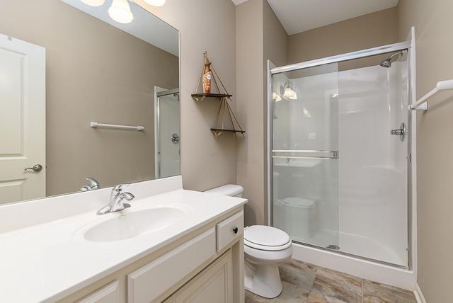 672 Everly Court, Lansing, KS 66043