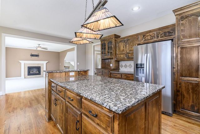 672 Everly Court, Lansing, KS 66043