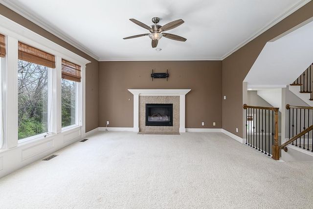 672 Everly Court, Lansing, KS 66043