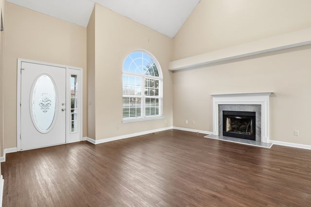 620 Creekfront Dr, Mount Juliet, TN 37122