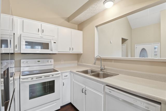 620 Creekfront Dr, Mount Juliet, TN 37122