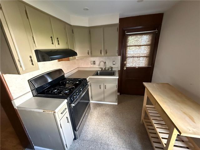 625 South Bishopthorpe Street, Bethlehem City, PA 18015