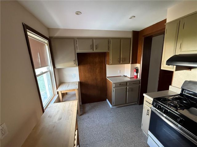 625 South Bishopthorpe Street, Bethlehem City, PA 18015