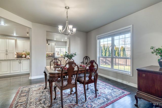 85 S Vandries Ave, Eagle, ID 83616