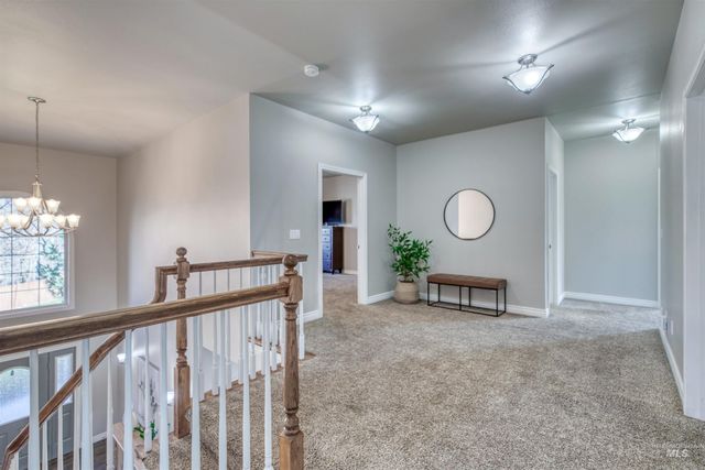 85 S Vandries Ave, Eagle, ID 83616