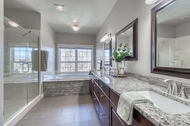 85 S Vandries Ave, Eagle, ID 83616