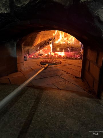 85 S Vandries Ave, Eagle, ID 83616