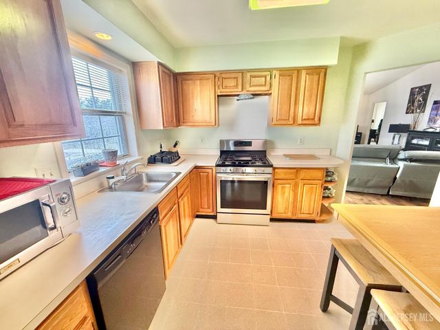 8 Ingram Drive D, Monroe, NJ 08831