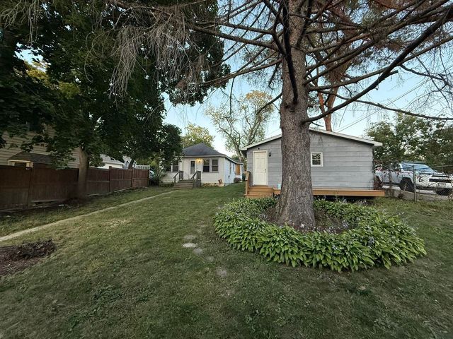 21990 W 6th Street, Lake Villa, IL 60046