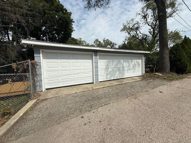 21990 W 6th Street, Lake Villa, IL 60046