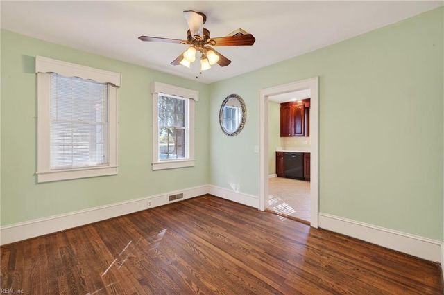 237 Cary ST, Smithfield, VA 23430