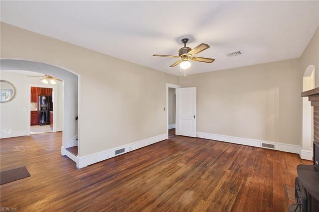 237 Cary ST, Smithfield, VA 23430