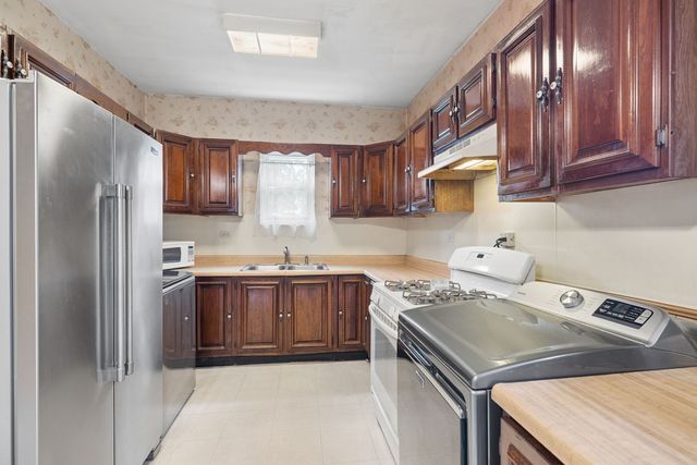 12900 S 94th Avenue, Palos Park, IL 60464