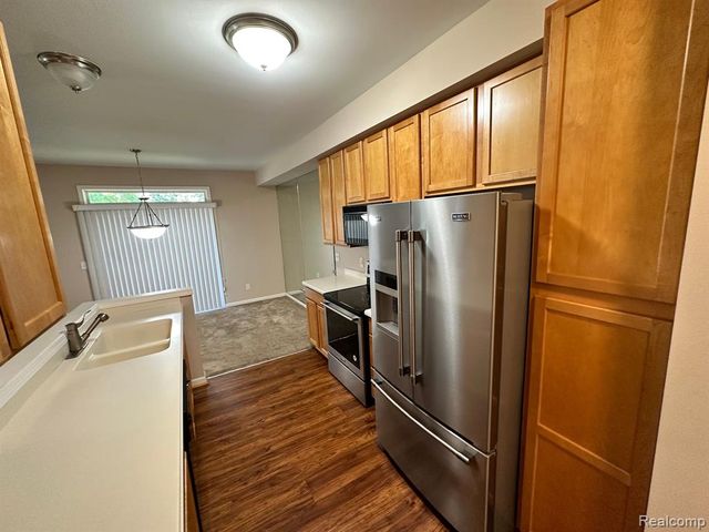 2354 Pinecroft Drive, Canton, MI 48188