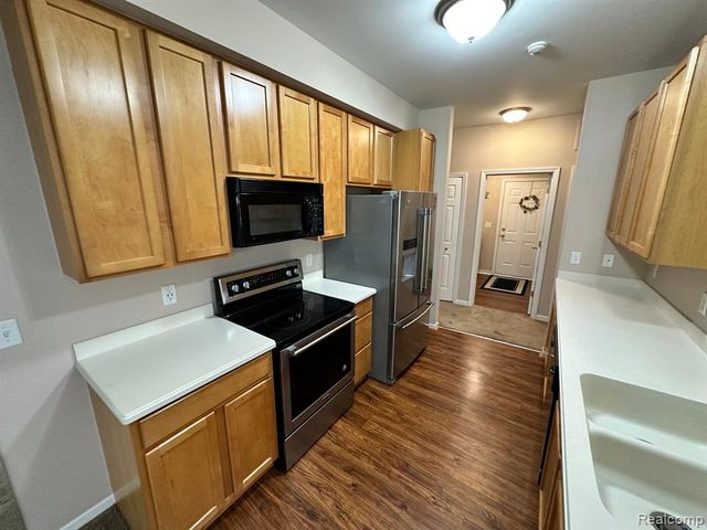 2354 Pinecroft Drive, Canton, MI 48188