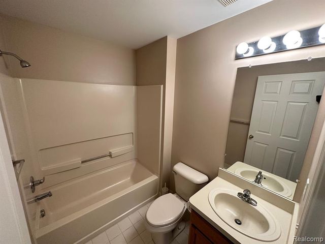 2354 Pinecroft Drive, Canton, MI 48188