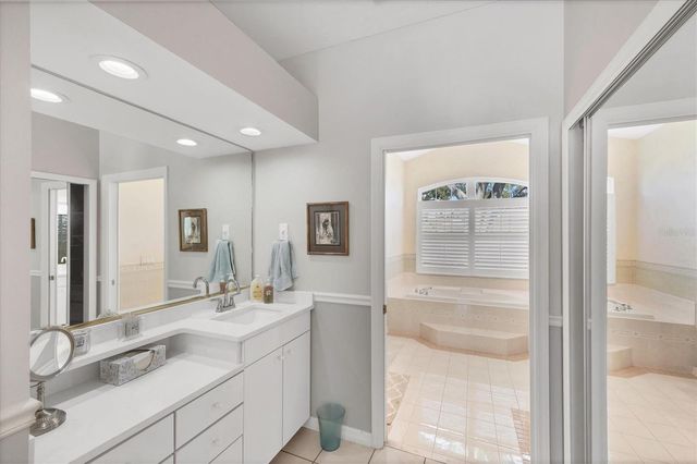 8684 WOODBRIAR DRIVE, Sarasota, FL 34238