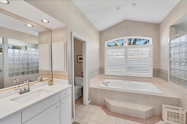 8684 WOODBRIAR DRIVE, Sarasota, FL 34238