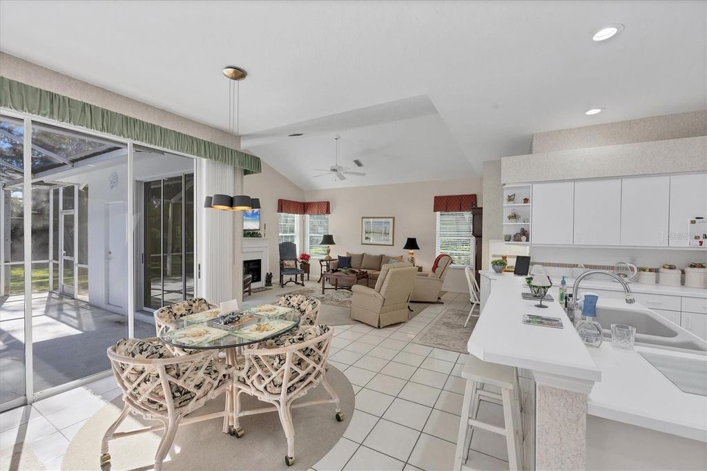 Image 11 of property listing at 8684 WOODBRIAR DRIVE, Sarasota, FL 34238