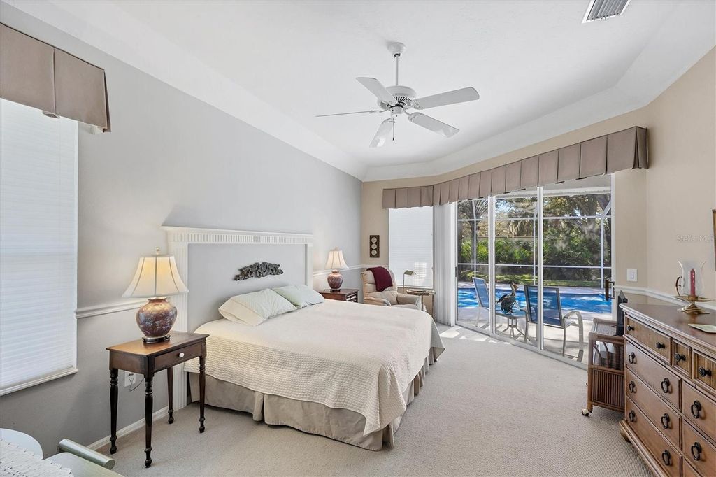 Image 13 of property listing at 8684 WOODBRIAR DRIVE, Sarasota, FL 34238