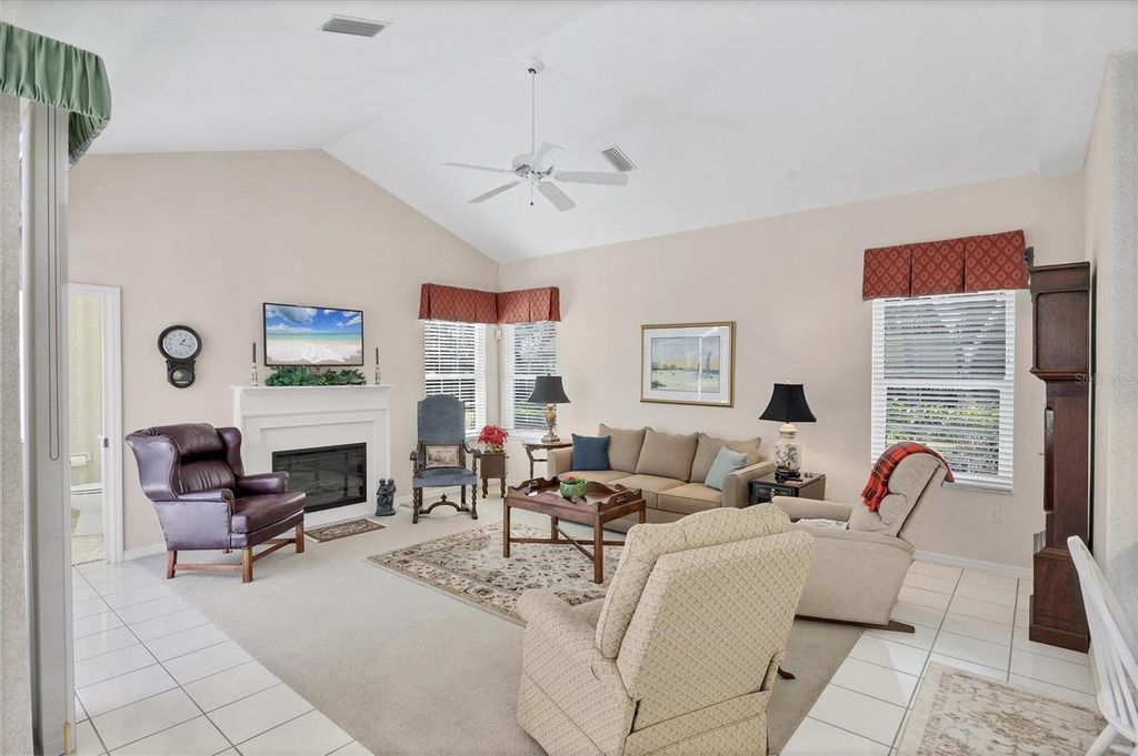 Image 4 of property listing at 8684 WOODBRIAR DRIVE, Sarasota, FL 34238