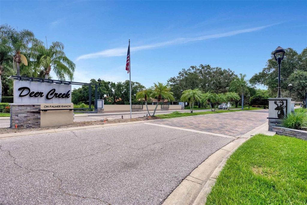 Image 33 of property listing at 8684 WOODBRIAR DRIVE, Sarasota, FL 34238