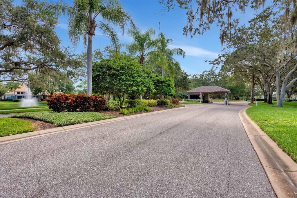 Image 34 of property listing at 8684 WOODBRIAR DRIVE, Sarasota, FL 34238