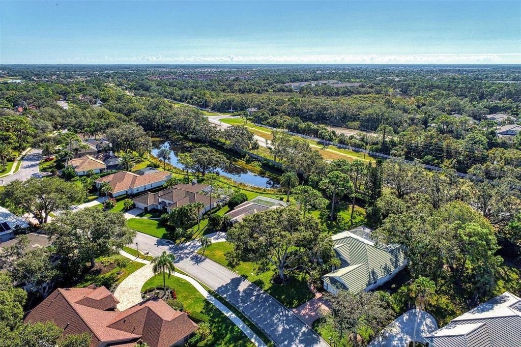 Image 35 of property listing at 8684 WOODBRIAR DRIVE, Sarasota, FL 34238