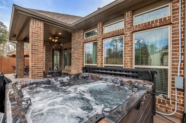 166 Painted Trillium Drive, Conroe, TX 77304