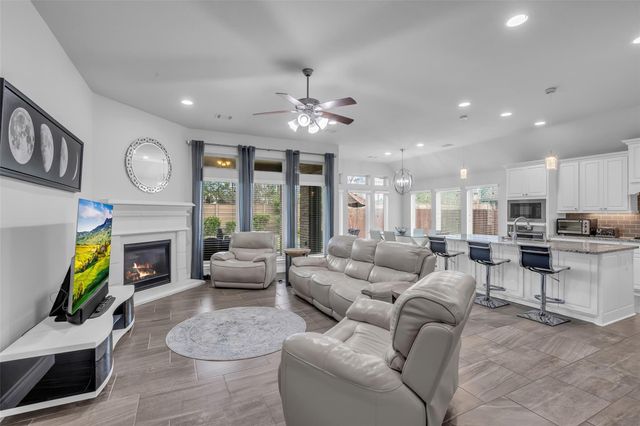 166 Painted Trillium Drive, Conroe, TX 77304