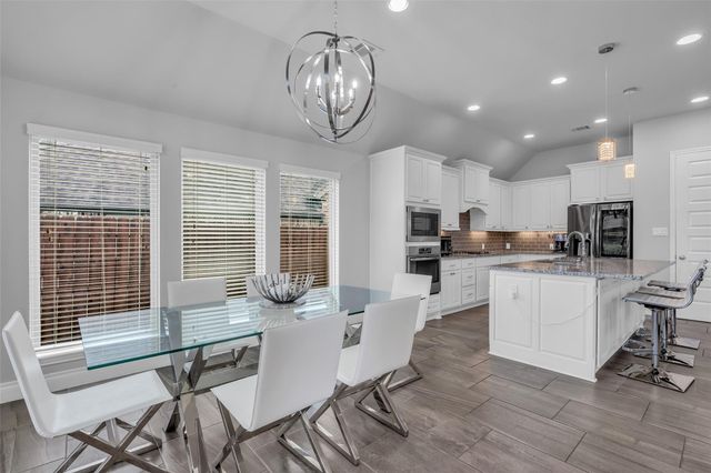 166 Painted Trillium Drive, Conroe, TX 77304