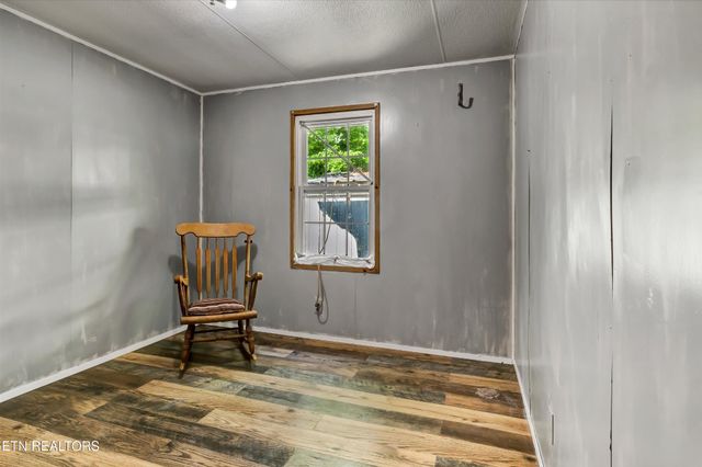 125 Loggers Lane, Clinton, TN 37716