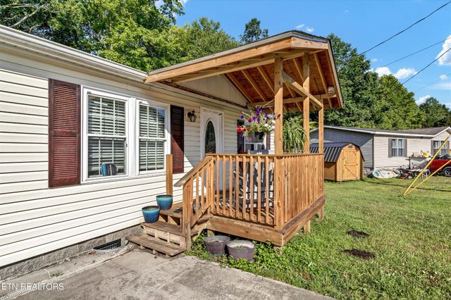 125 Loggers Lane, Clinton, TN 37716