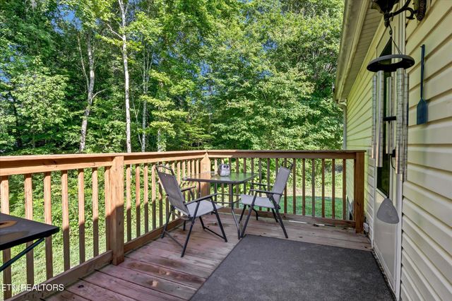 125 Loggers Lane, Clinton, TN 37716