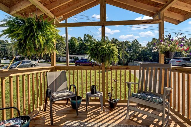 125 Loggers Lane, Clinton, TN 37716