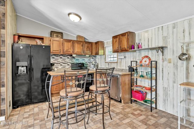 125 Loggers Lane, Clinton, TN 37716