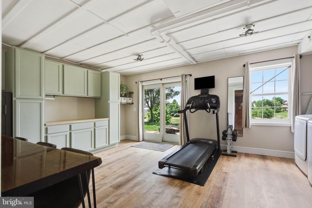 207 LAKESIDE XING, Mount Joy, PA 17552