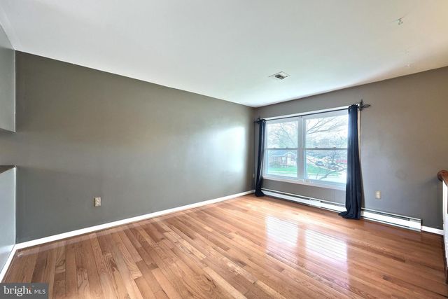 31 E LAKE VIEW DR, Littlestown, PA 17340