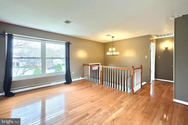 31 E LAKE VIEW DR, Littlestown, PA 17340