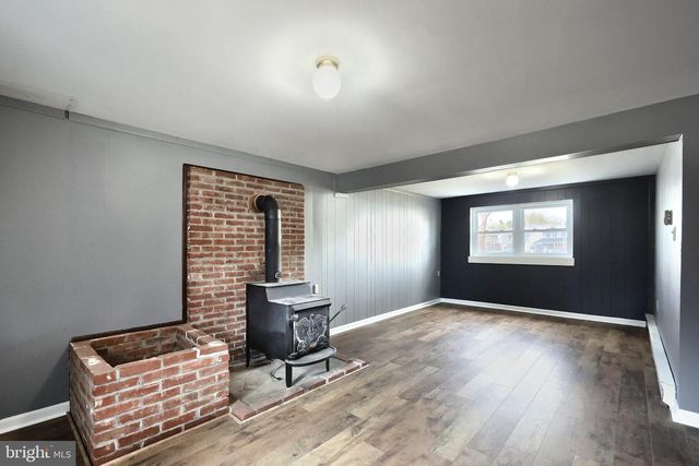 31 E LAKE VIEW DR, Littlestown, PA 17340