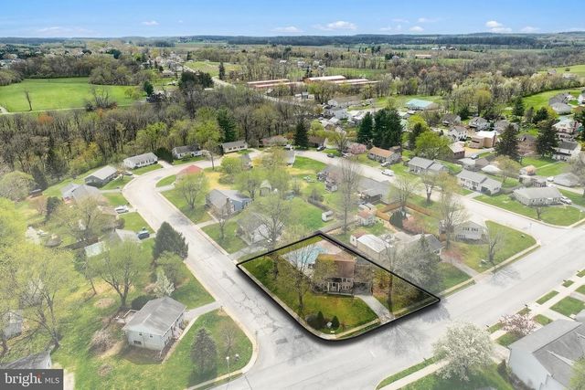 31 E LAKE VIEW DR, Littlestown, PA 17340