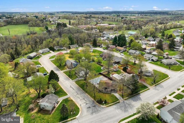31 E LAKE VIEW DR, Littlestown, PA 17340