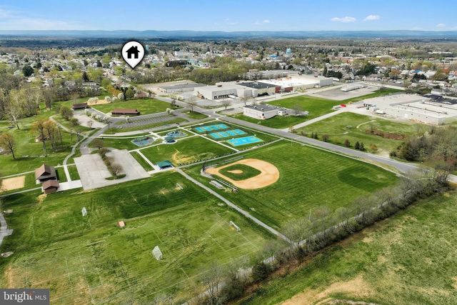 31 E LAKE VIEW DR, Littlestown, PA 17340