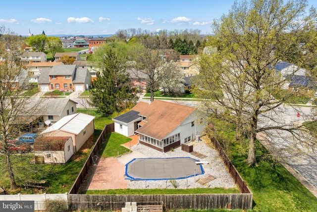 31 E LAKE VIEW DR, Littlestown, PA 17340