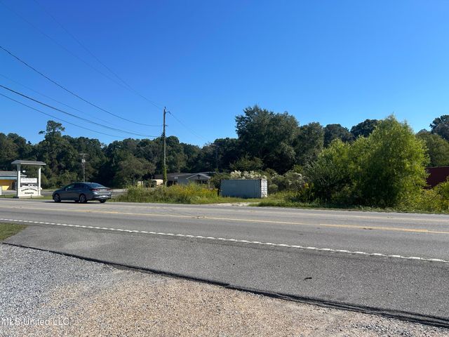 7324 Highway 613, Moss Point, MS 39562