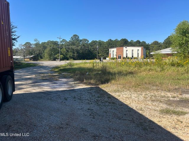 7324 Highway 613, Moss Point, MS 39562