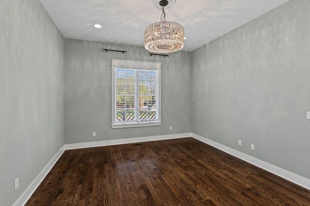 5704 Old Harding Pike, Nashville, TN 37205