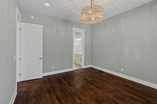 5704 Old Harding Pike, Nashville, TN 37205